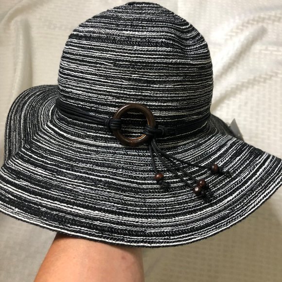 Sun Hat Black and White - Picture 2 of 4